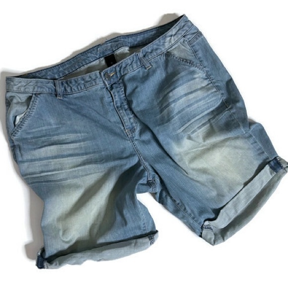 Lane Bryant Pants - Lane Bryant Bermuda Genius Fit Distressed Denim Jean Shorts Size 20